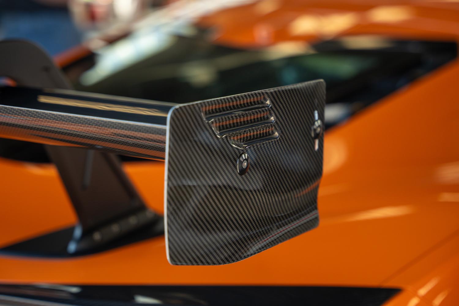 Verus C8/Z06 Swan Neck UCW Rear Wing Kit