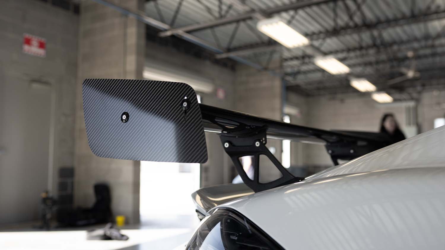 Verus Carbon UCW Rear Wing Kit - 981 / 718 GT4
